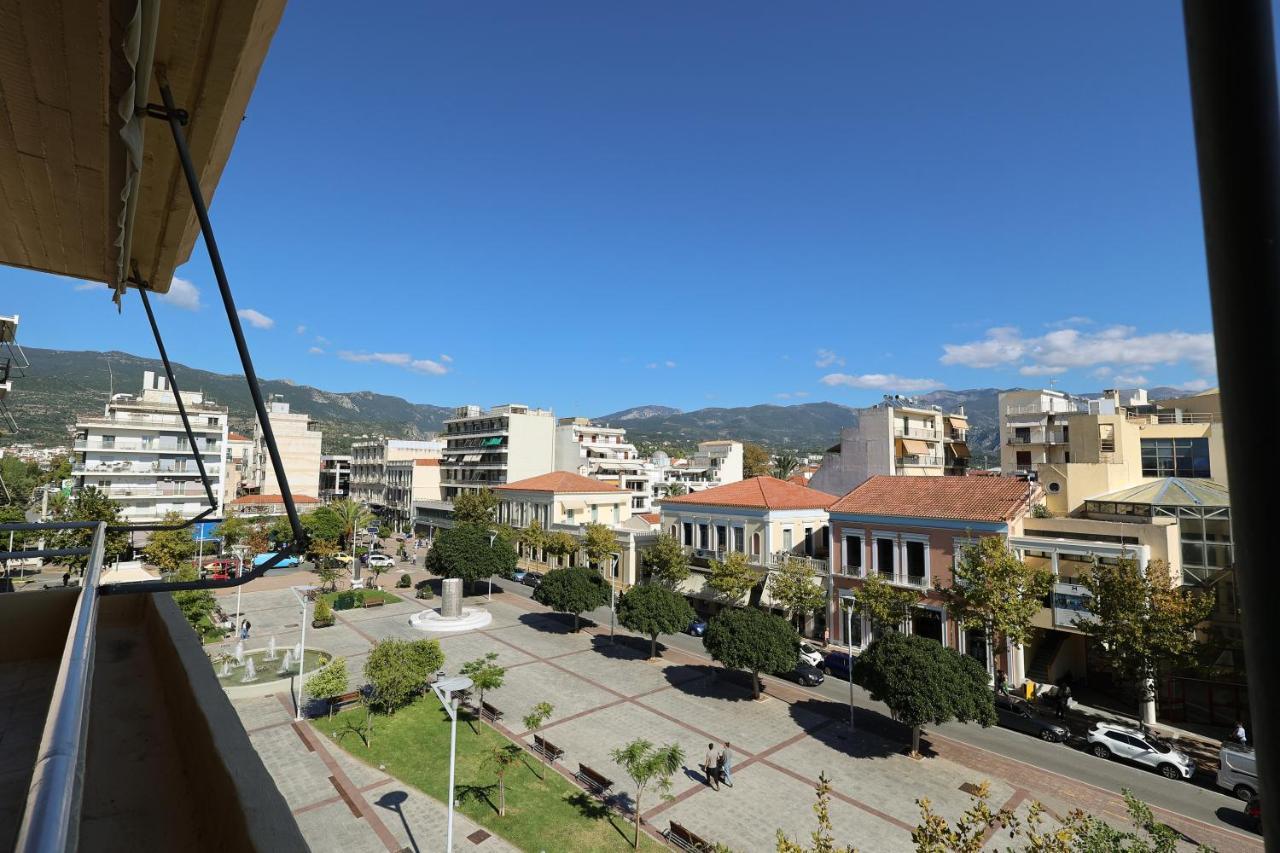 Spacious View Of Central Square Καλαμάτα Εξωτερικό φωτογραφία